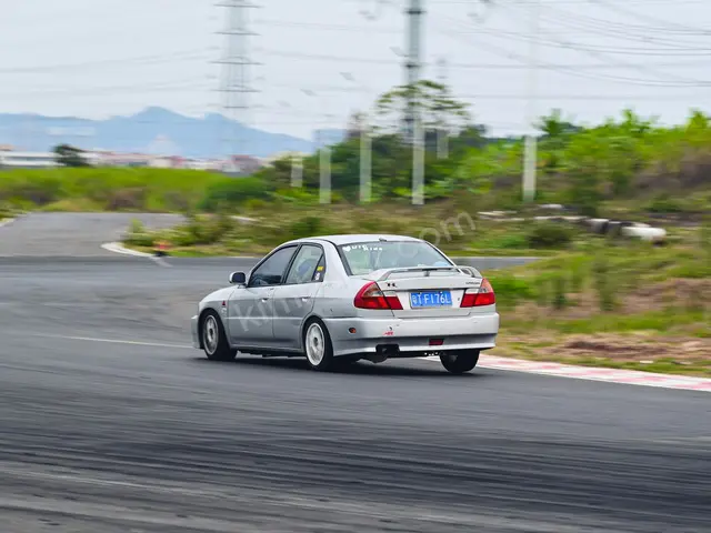 2011 Mitsubishi Lancer Style — İlk Elden — fotoğraf 4