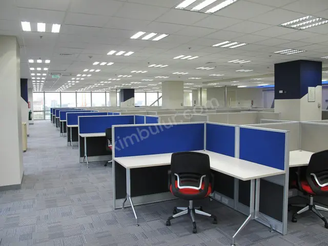 Konyaaltı Ulaşımı Kolay Kiralık Plaza Katı — fotoğraf 3