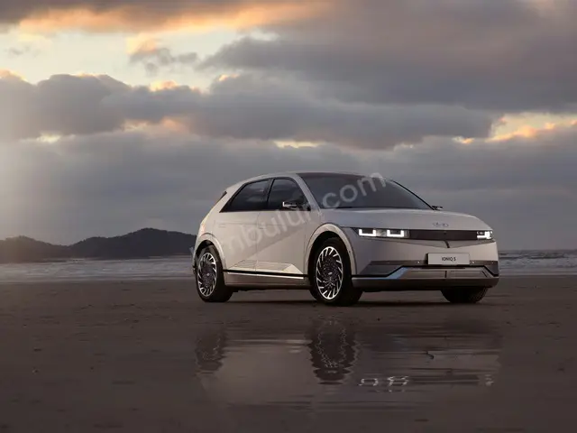 2024 Hyundai Bayon Executive — Garaj Aracı — fotoğraf 2