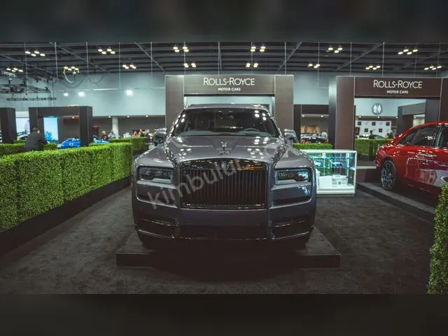 2025 Rolls-Royce Phantom Executive — Değişensiz — fotoğraf 3