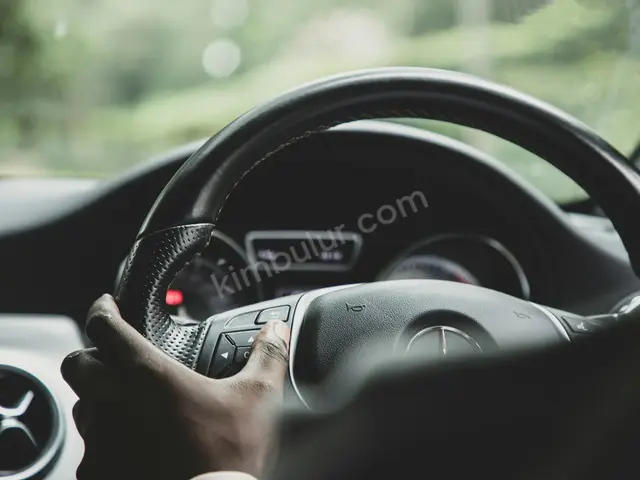 2019 Mercedes-Benz EQS Prestige — Tramer Kaydı Düşük — fotoğraf 3
