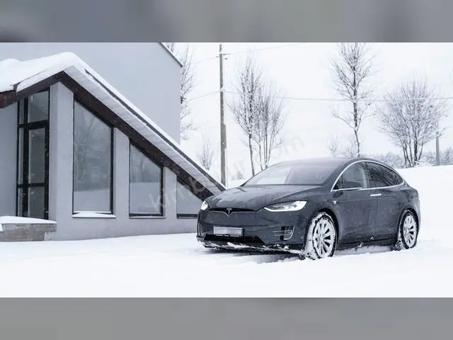 2013 Tesla Titanium — Değişensiz — fotoğraf 3
