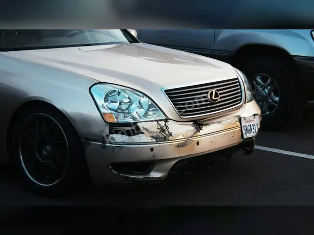 2023 Lexus LS Titanium — Tramer Kaydı Düşük — fotoğraf 2