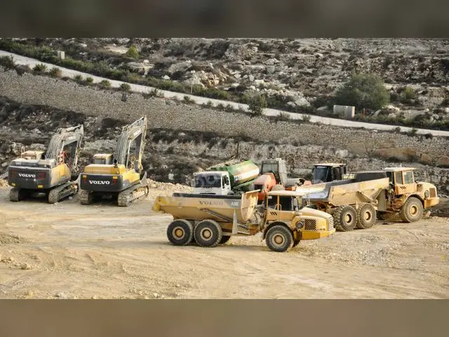 2023 Model Pulluk & Toprak İşleme — 7.700 Saat — fotoğraf 4