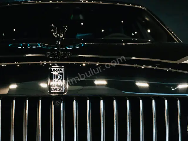2021 Rolls-Royce Phantom Titanium — Garaj Aracı — fotoğraf 4