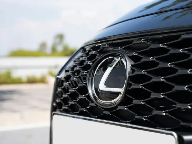2015 Lexus IS Style — Masrafsız — fotoğraf 3