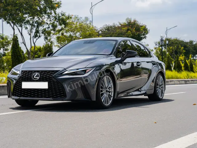 2010 Lexus ES Titanium — Garaj Aracı — fotoğraf 3