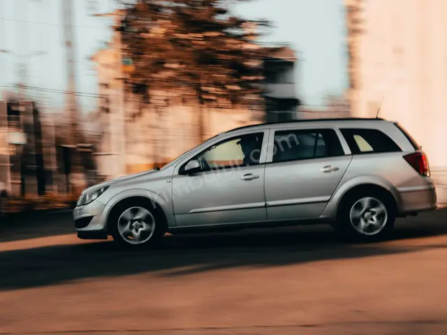 2016 Opel Astra Prestige — Bakımları Yeni — fotoğraf 3