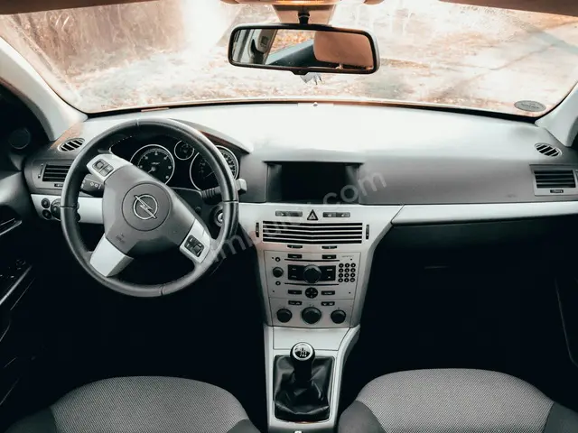 2011 Opel Corsa Comfort — Ekspertiz Raporlu — fotoğraf 3