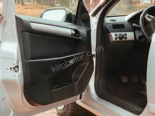 2011 Opel Corsa Comfort — Ekspertiz Raporlu — fotoğraf 2