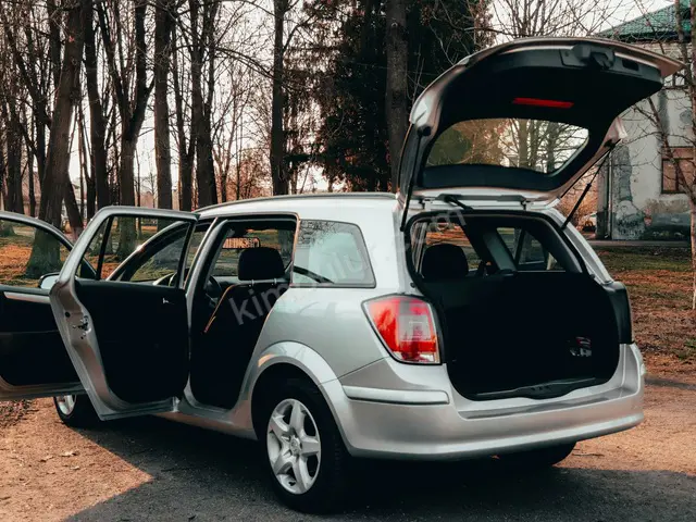 2011 Opel Corsa Comfort — Ekspertiz Raporlu — fotoğraf 4