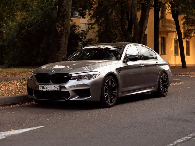 2025 BMW 3 Serisi Titanium — Garaj Aracı