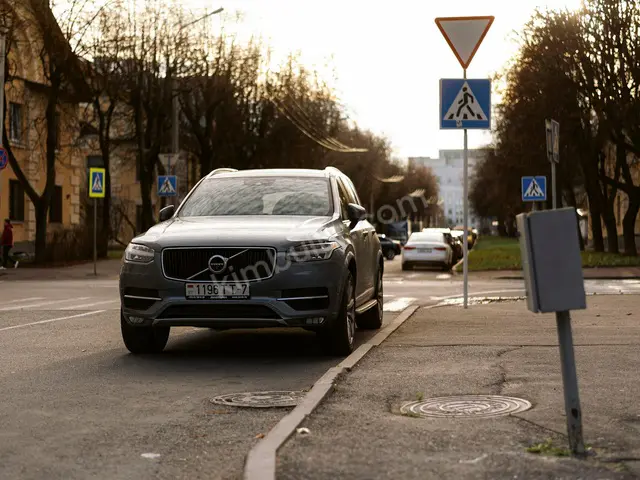 2013 Volvo S90 Design — Garaj Aracı — fotoğraf 3