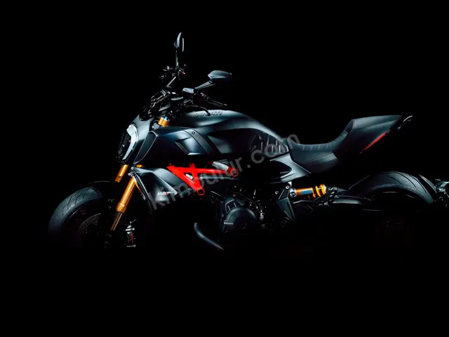 2011 Aprilia — İlk Elden