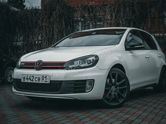 2016 Volkswagen Golf Urban — Az Yakan