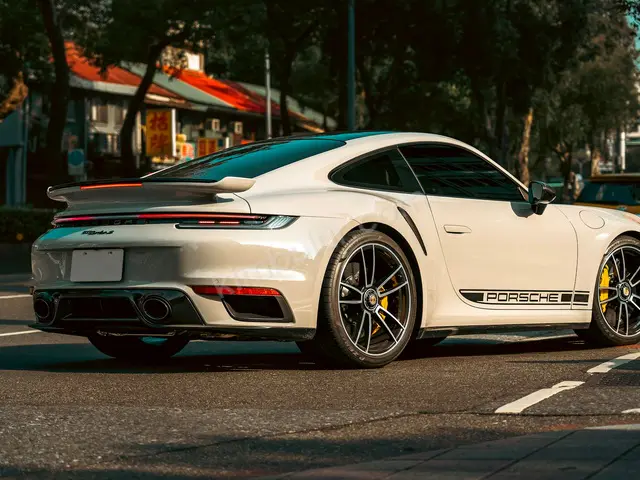 2010 Porsche 911 Elite — Garaj Aracı
