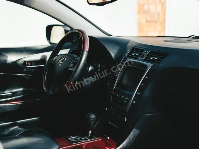 2022 Lexus UX Premium — Ekspertiz Raporlu