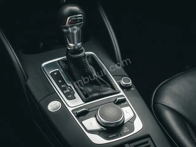 2022 Audi S Serisi Style — Tramer Kaydı Düşük — fotoğraf 3
