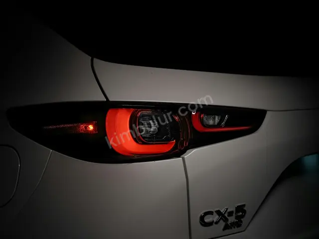 2023 Mazda Mazda 3 Urban — İlk Elden — fotoğraf 2