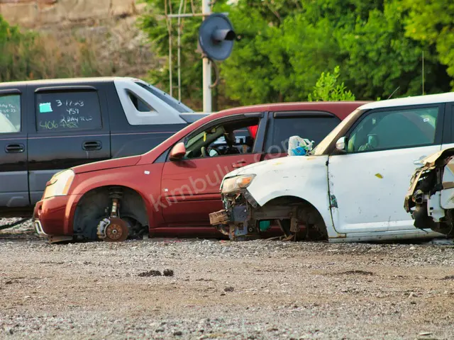 Hasarlı Arazi & SUV — 2012 Model, Pert Kayıtlı — fotoğraf 4