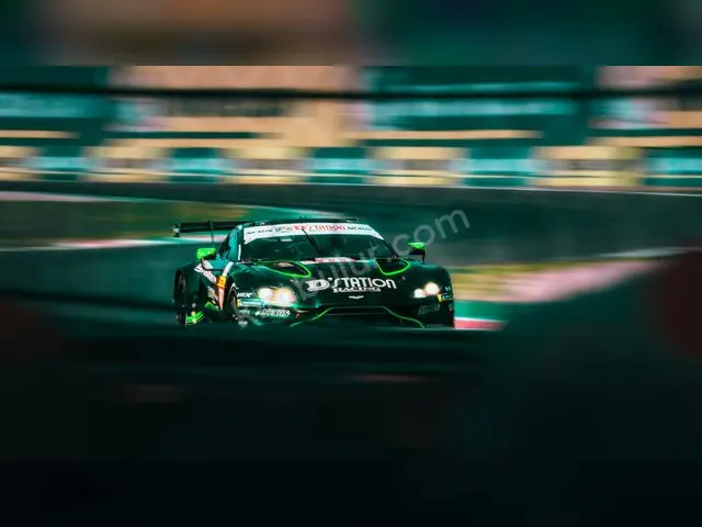 2023 Aston Martin DBS Urban — Garaj Aracı