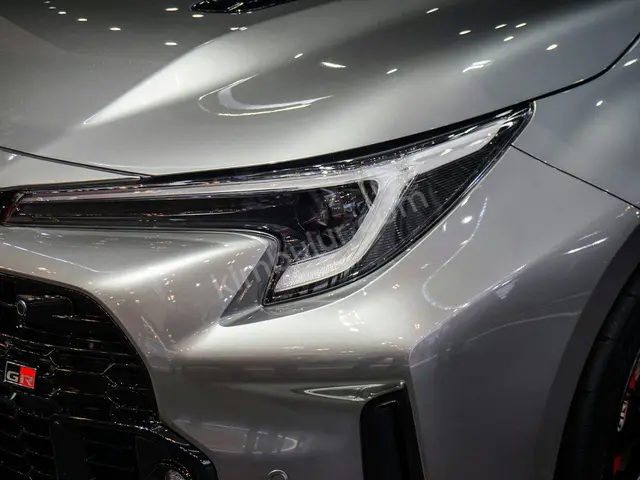 2010 Toyota Prius Titanium — Masrafsız — fotoğraf 3