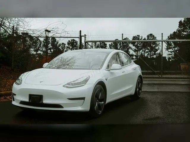 2011 Tesla Model S Style — Masrafsız