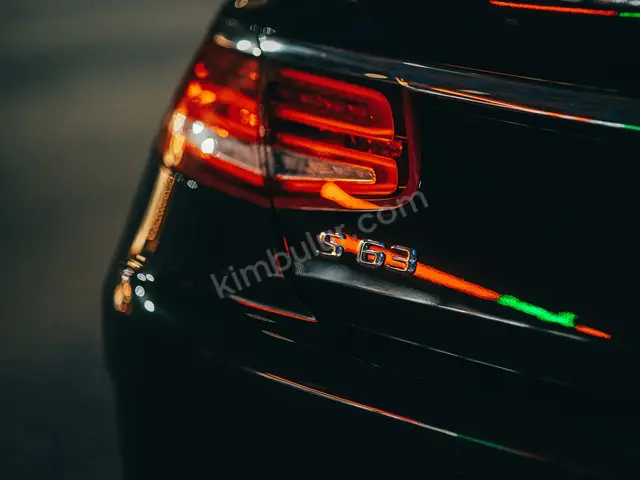 2022 Mercedes-Benz EQA Sport · Küçükçekmece — Tramer Kaydı Düşük — fotoğraf 3