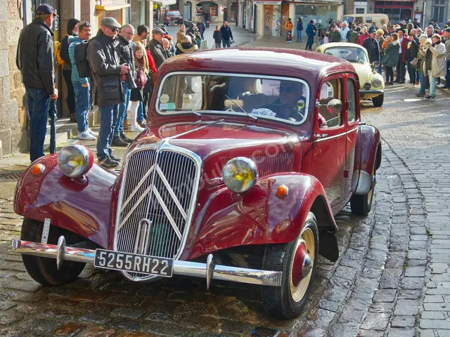2024 Citroën Saxo Executive — Garaj Aracı — fotoğraf 2