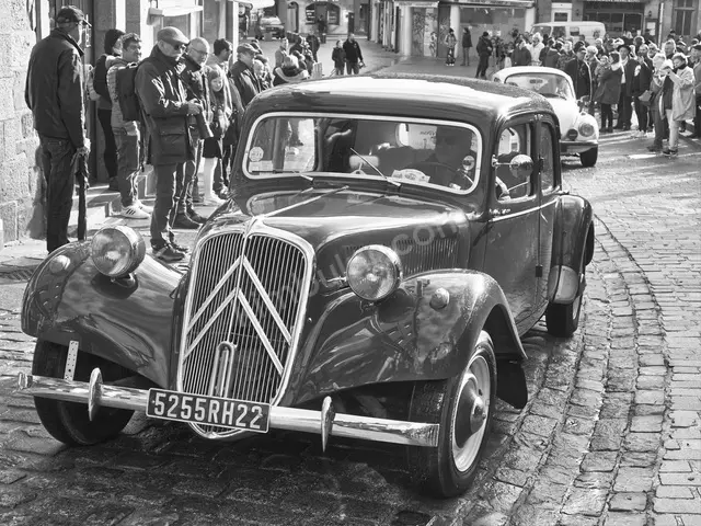 2024 Citroën Saxo Executive — Garaj Aracı — fotoğraf 3