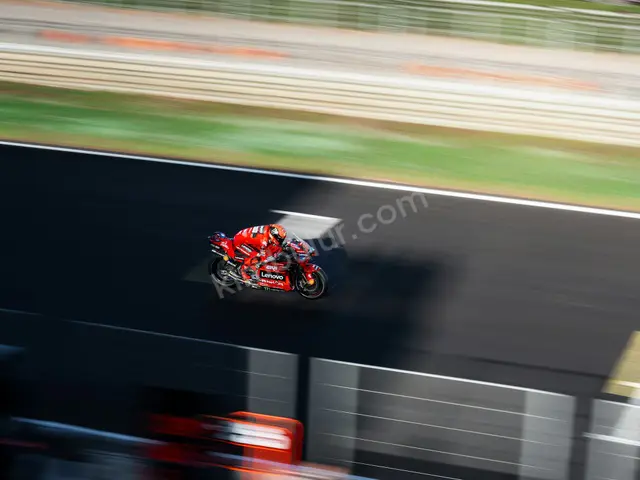 2010 Kawasaki — Az Yakan — fotoğraf 2