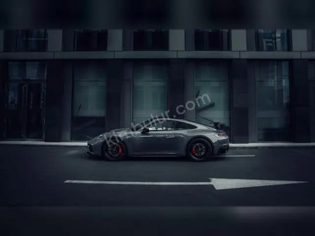2018 Porsche 718 Titanium — Garaj Aracı — fotoğraf 2