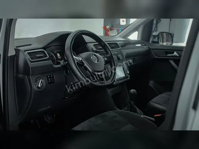 2019 Volkswagen Jetta Urban — Değişensiz — fotoğraf 2