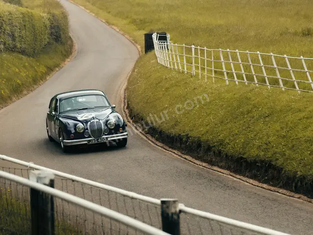 2021 Jaguar XF Urban — Tramer Kaydı Düşük — fotoğraf 3