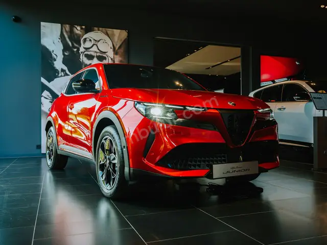 2018 Alfa Romeo MiTo Urban — Tramer Kaydı Düşük — fotoğraf 4