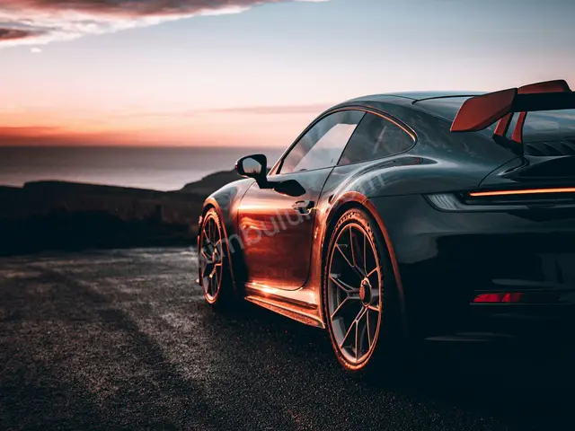 2018 Porsche 718 Titanium — Garaj Aracı — fotoğraf 3