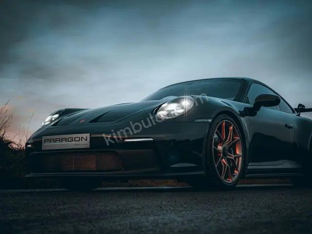 2025 Porsche Titanium — Değişensiz