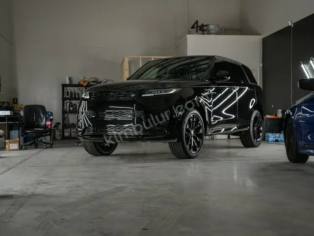 2022 Land Rover Range Rover Velar Prestige — Garaj Aracı