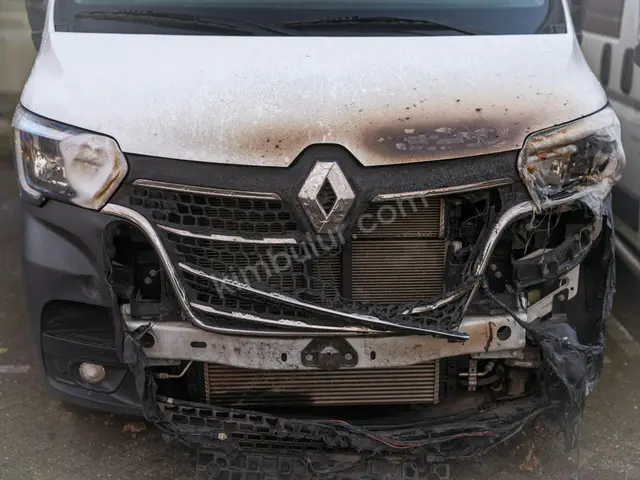 Hasarlı Arazi & SUV — 2012 Model, Pert Kayıtlı