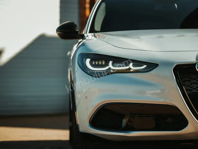 2012 Alfa Romeo Giulia Sport — Tramer Kaydı Düşük — fotoğraf 2