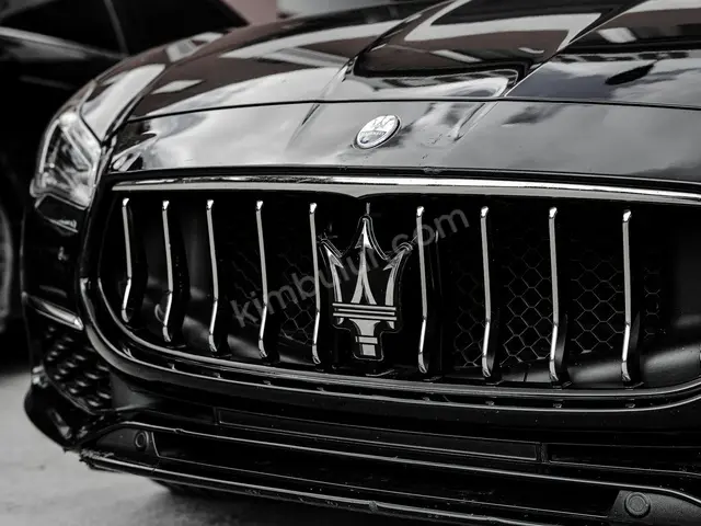 2011 Maserati GranTurismo Design — Garaj Aracı