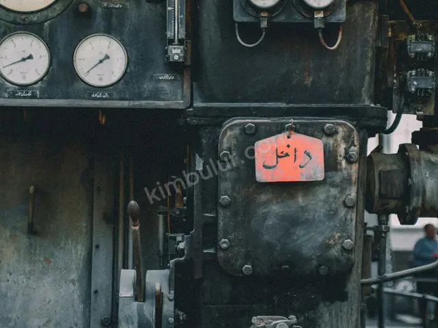 2010 Model Endüstriyel Bulaşık Makinesi — 3.900 Saat — fotoğraf 2