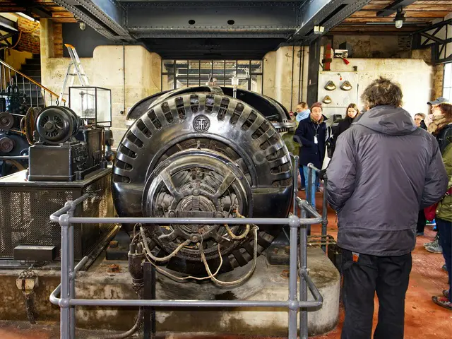 2012 Model Plastik Enjeksiyon Makinesi — 2.200 Saat