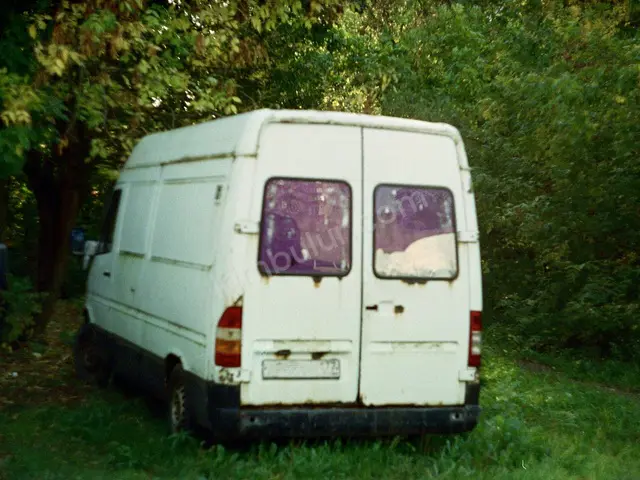 2025 Ford Transit Custom Prestige — Garaj Aracı — fotoğraf 2