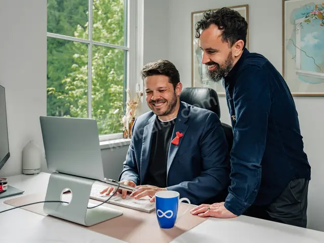 Matematik Öğretmeni Aranıyor · Dinar — Hibrit — fotoğraf 3